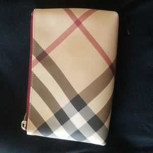 BURBERRY POUCH